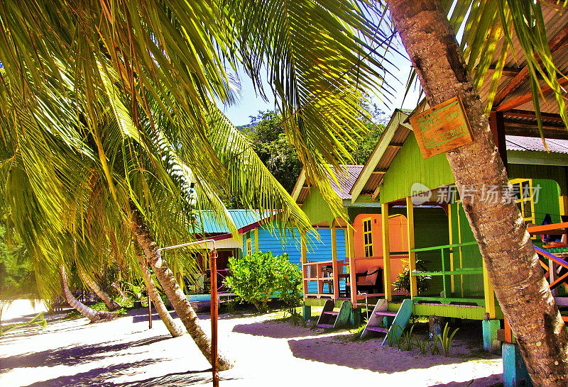 Tioman岛海滩上的平房