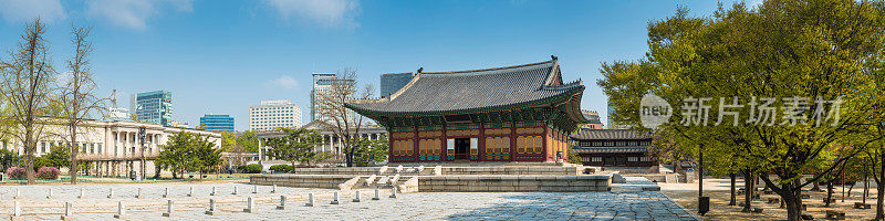 韩国首尔传统宝塔亭在德sugung宫全景