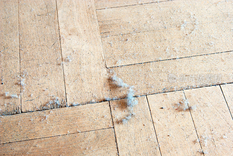 地板上有灰尘