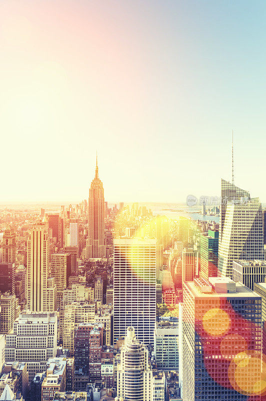 鸟瞰曼哈顿与镜头光晕，纽约市