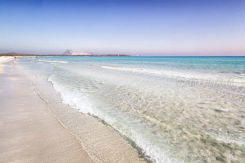 美丽的地中海翡翠海岸海滩