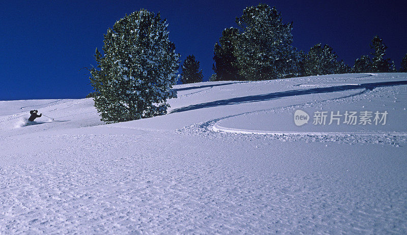 欢迎山偏远地区的电话推销员