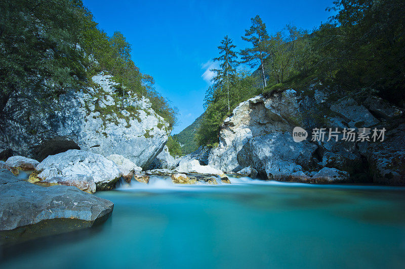 蓝山河