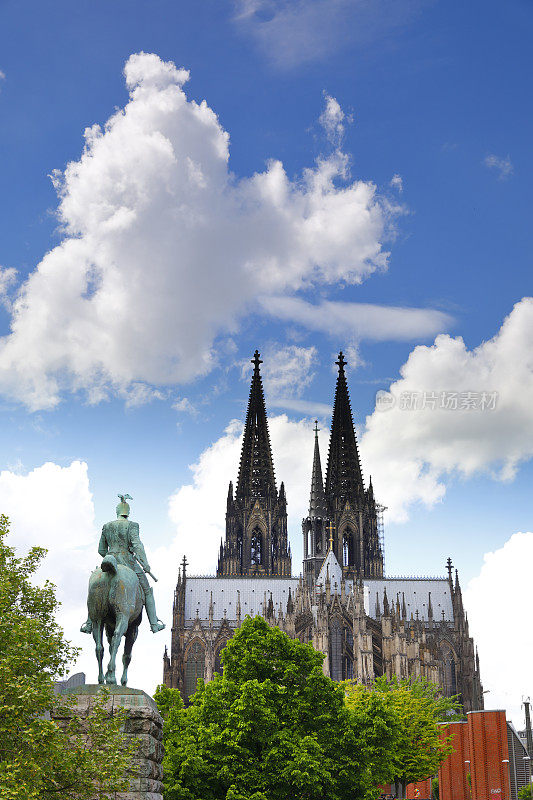 科隆大教堂和威廉一世皇帝的雕塑