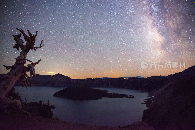 火山口湖和巫师岛