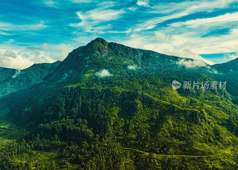 无人机在努瓦拉埃利亚拍摄自然和山脉，斯里兰卡