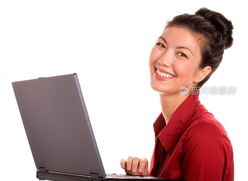 满意的亚洲女人笔记本电脑