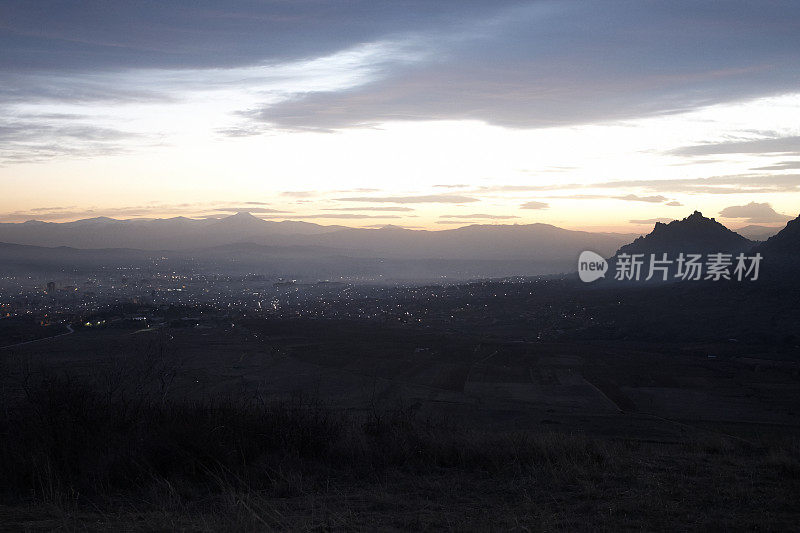 城市在日落之后