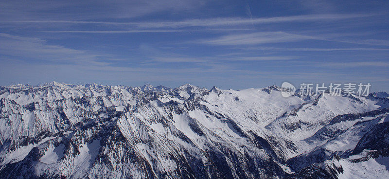 山峰全景