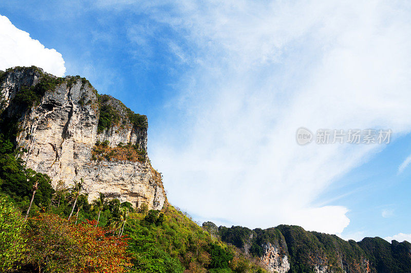 昂岛的岩石和海岸