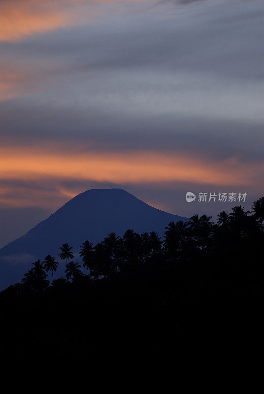 火山日落