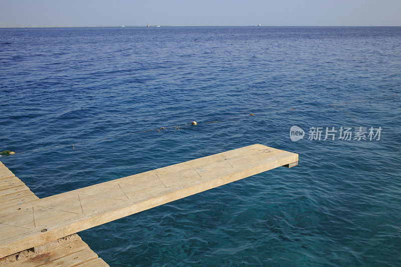 木制码头老木码头天然木纹纹理海洋背景。