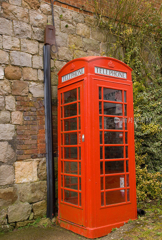 经典的红色英国电话亭