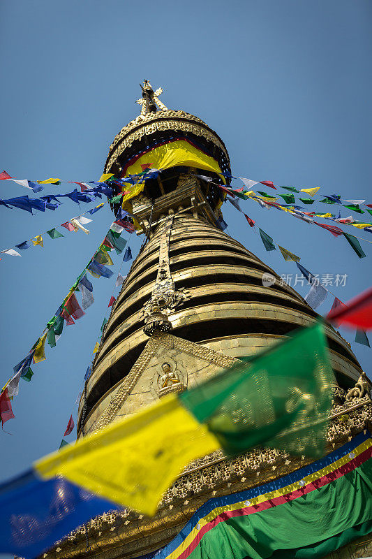 哈拉提毗佛教寺庙和经幡