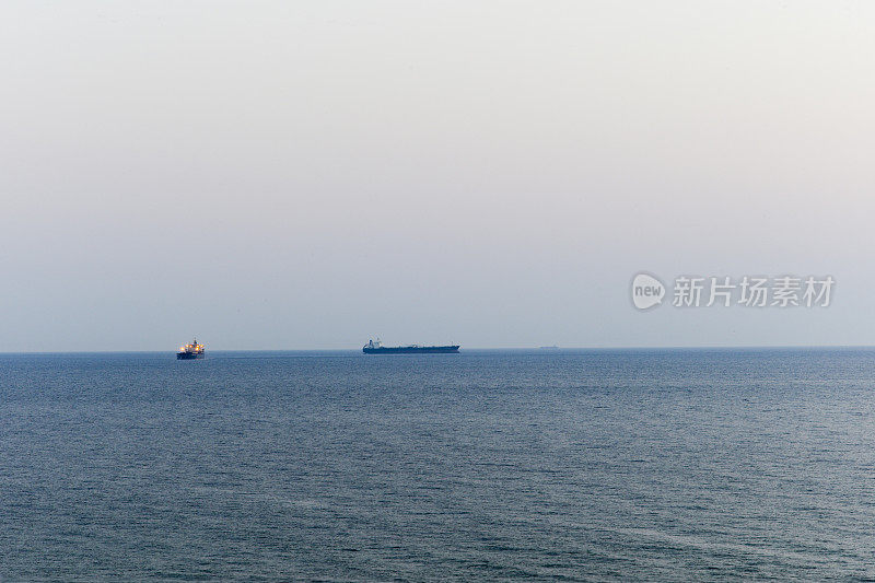 土耳其恰纳卡莱博斯卡达岛海岸的船只