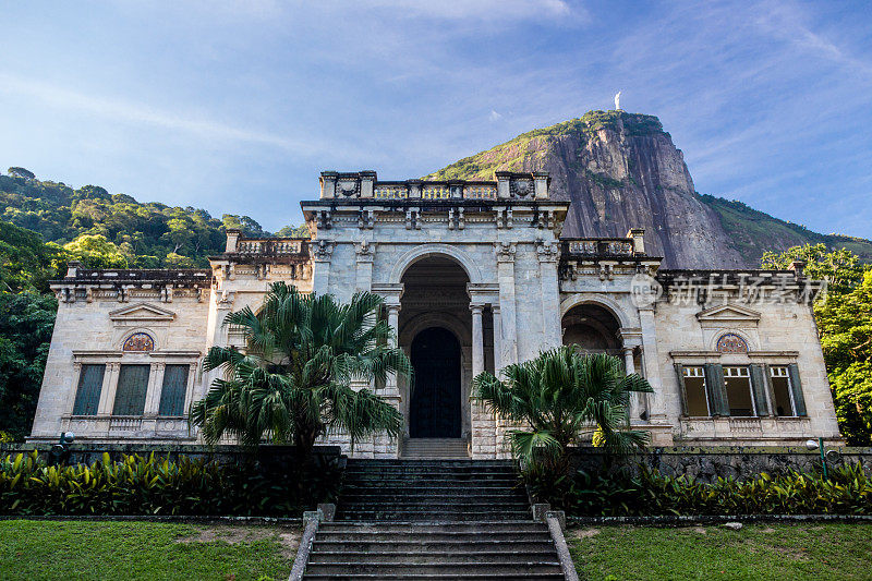 官邸,基督山