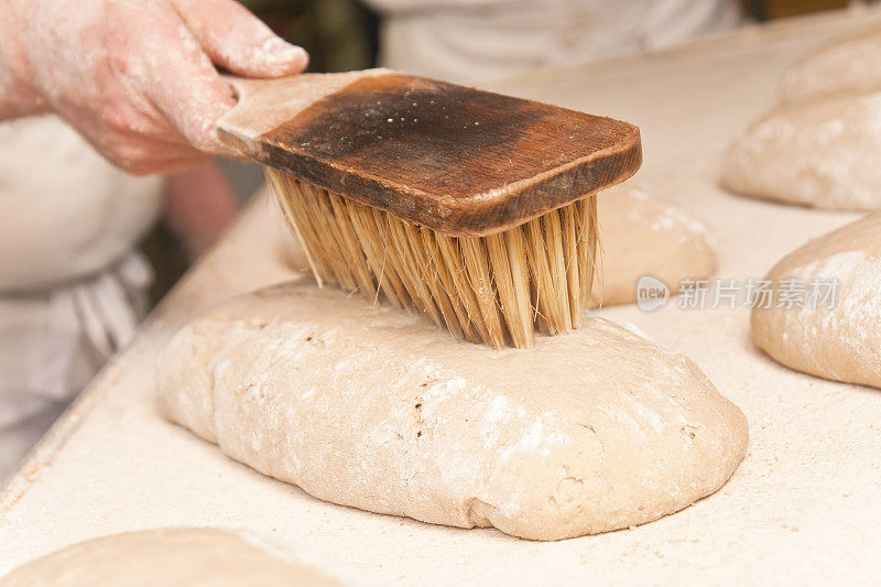 面包面团浇水