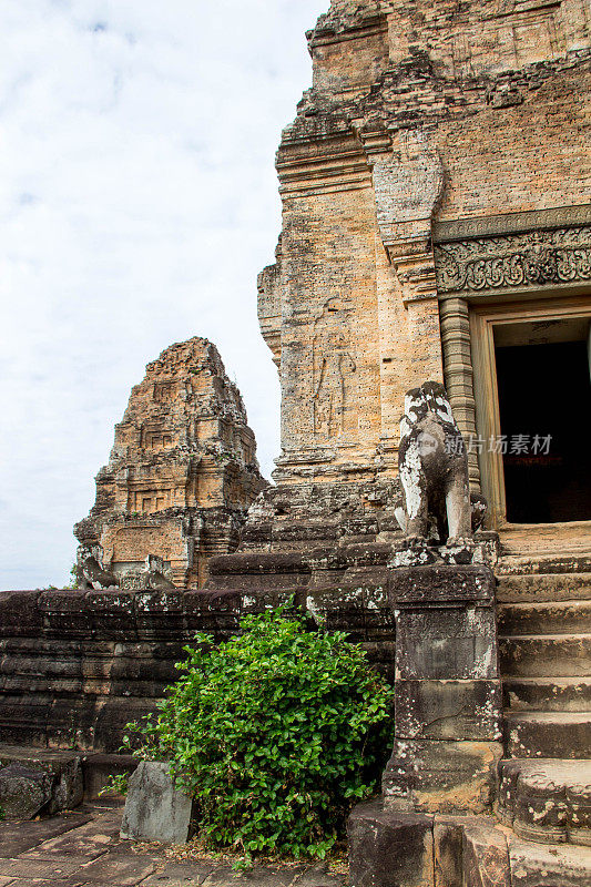 柬埔寨:吴哥窟建筑群的东梅本寺