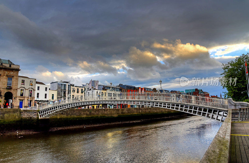 爱尔兰都柏林的哈佩妮桥