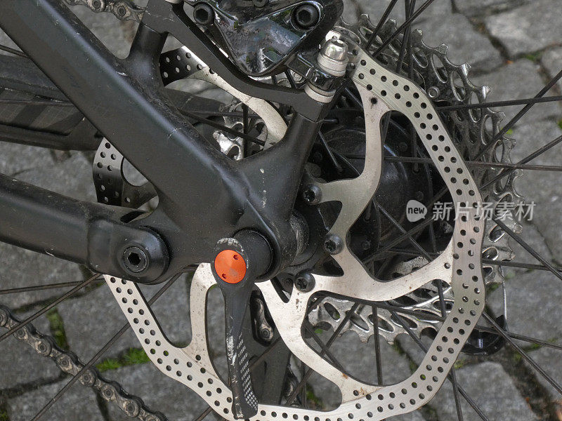 自行车盘式制动器和后轮齿轮