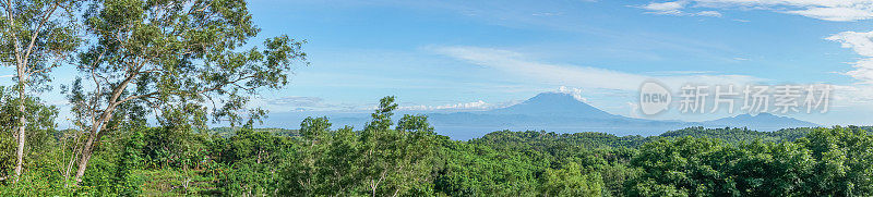 阿贡火山的全景，巴厘岛，印度尼西亚