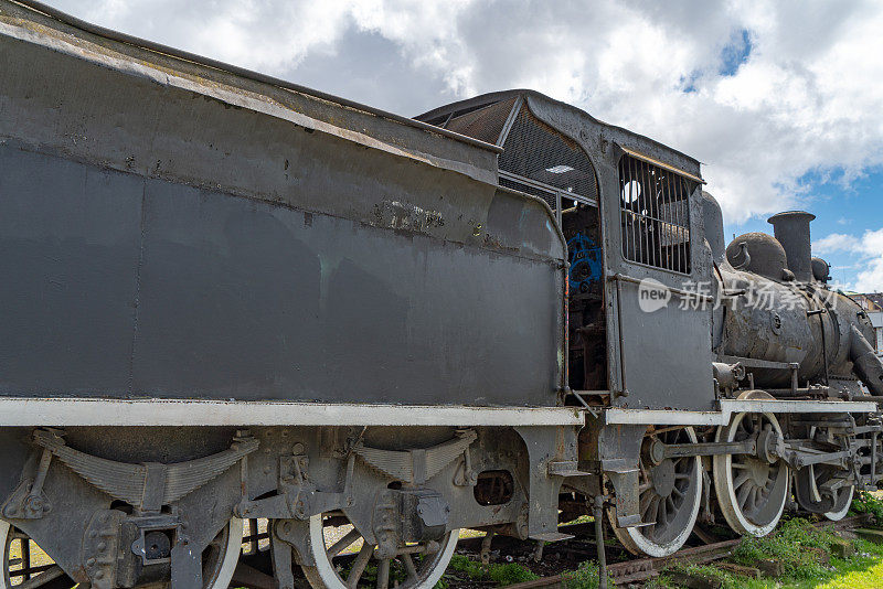 在智利蒙特港展出的老式火车引擎