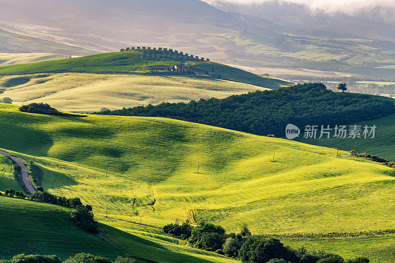 来自意大利托斯卡纳瓦尔德奥西亚的阳光明媚的风景