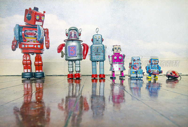 锡玩具从红色的大机器人到小老鼠