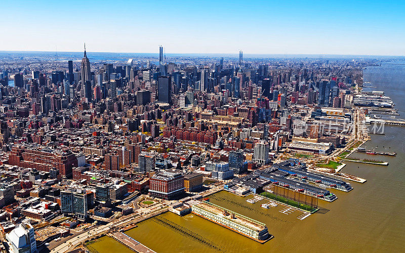 鸟瞰图纽约市天际线反射