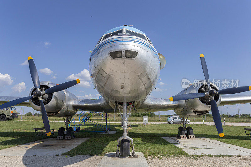 苏联的老式双引擎飞机
