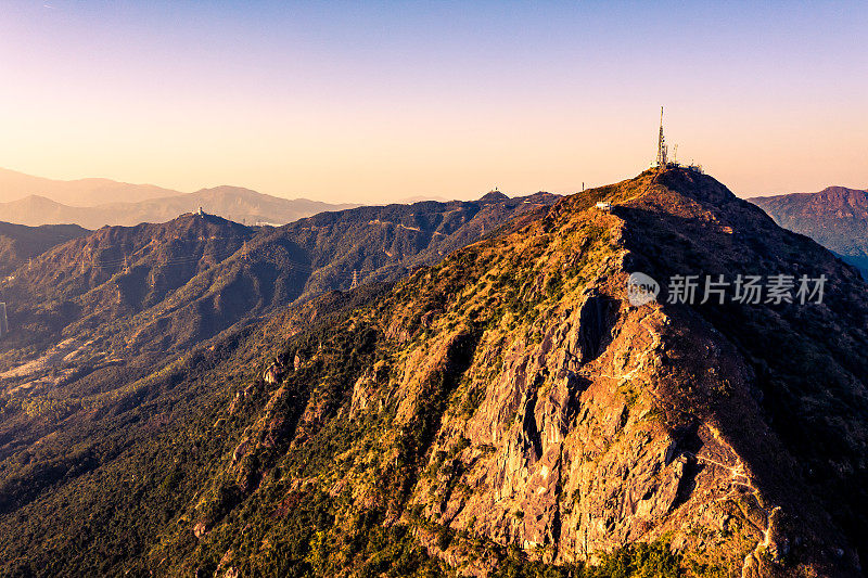 日落时分的山谷。香港