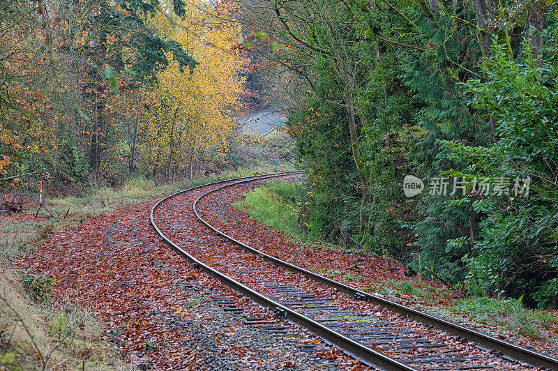 秋天的铁路