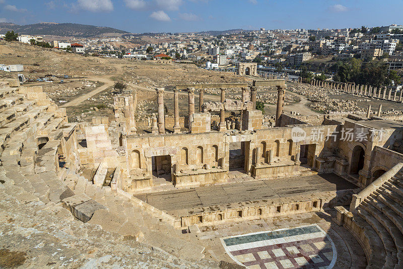 古代剧院建筑Jerash在安曼，约旦