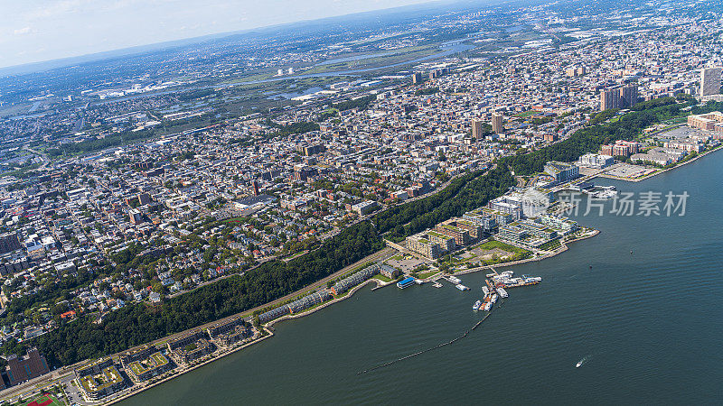 航空风景的维霍肯滨水公园和娱乐中心，新泽西，在哈德逊河。