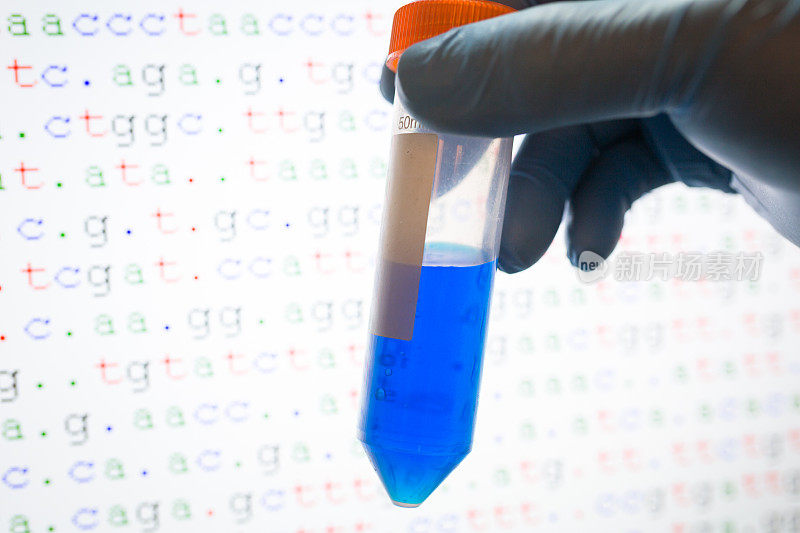 蓝色溶液与颜色编码的DNA序列监视器
