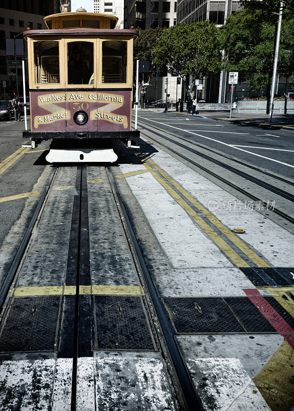 加州街的缆车。