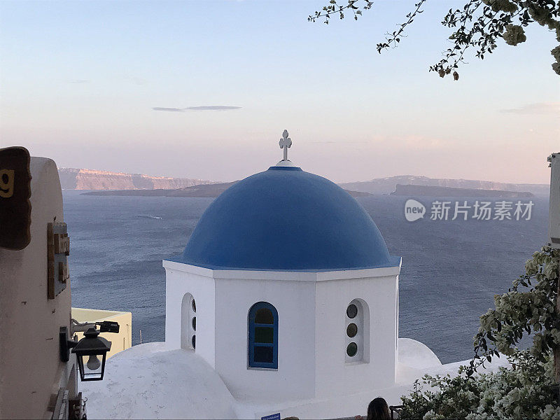 希腊-圣托里尼-伊亚村-小街道和全景