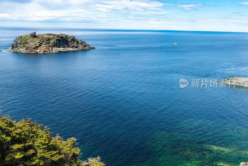 低头，保姆洞和睡眠湾小径，乌鸦头，Twillingate，加拿大