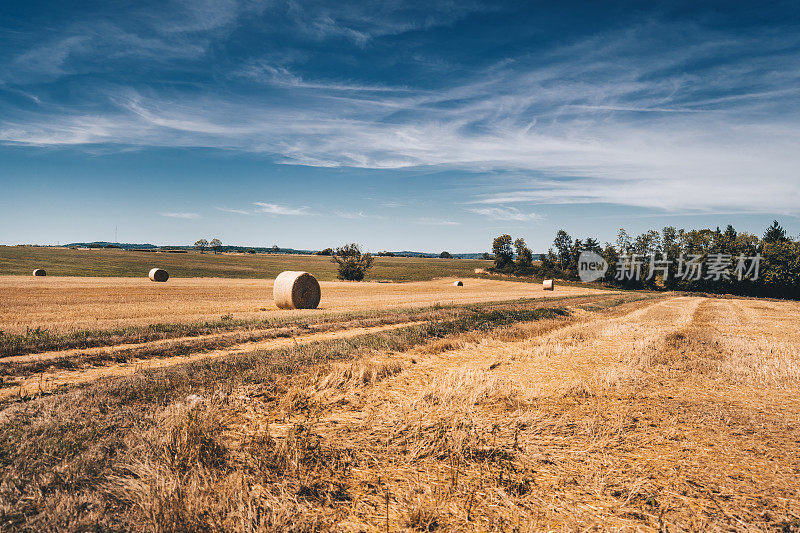 法国乡村的Heybales