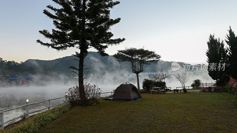 泰国湄宏顺省拉泰村的户外旅游帐篷