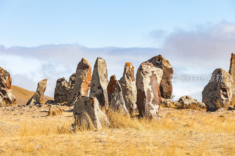 在Zorats-Karer或Karahunj的立石。古代巨石群，亚美尼亚的Syunik地区。