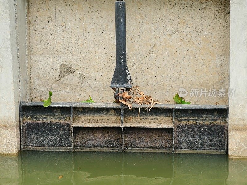 水位控制闸门