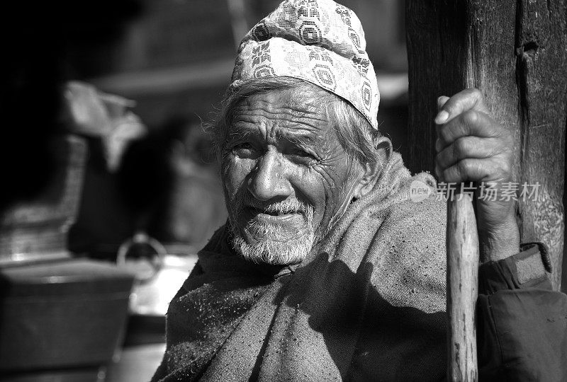 尼泊尔老人的肖像。