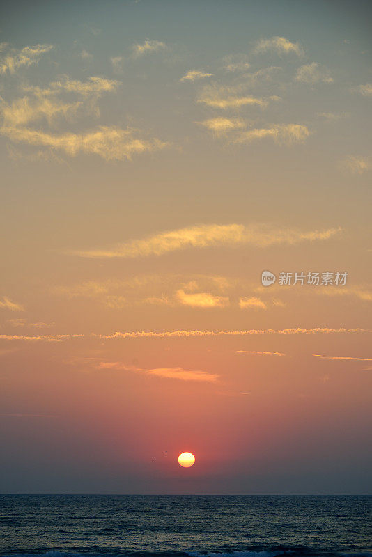 海上日出