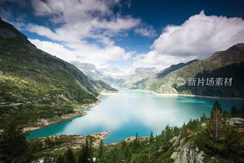 湖和大坝