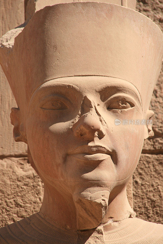 哈特谢普苏特神庙的埃及雕像