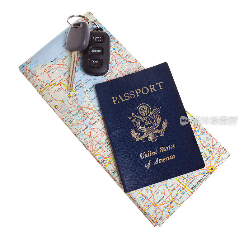 用美国护照和地图旅行