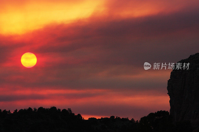 野火烟日落云景天空