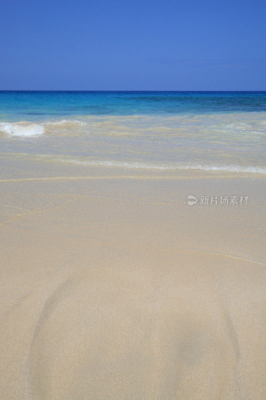 科纳海滩的轻柔海浪