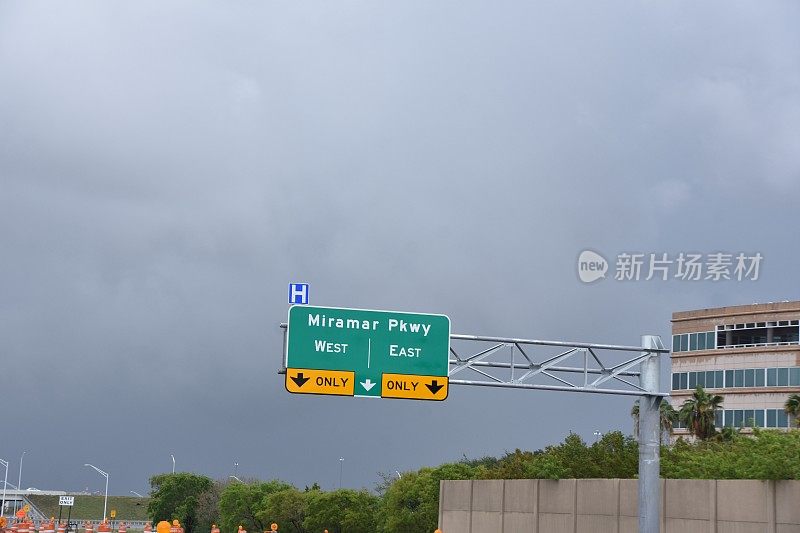 交通标志迈阿密，佛罗里达州